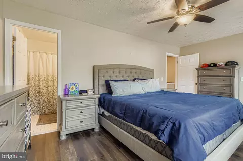 Bedroom - 7948 Cobbler Ln, Pasadena, MD 21122 photo 3 of 7