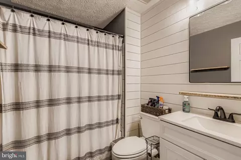 Bath - 7948 Cobbler Ln, Pasadena, MD 21122 photo 2 of 2