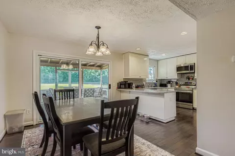 Dining - 7948 Cobbler Ln, Pasadena, MD 21122 photo 1 of 1