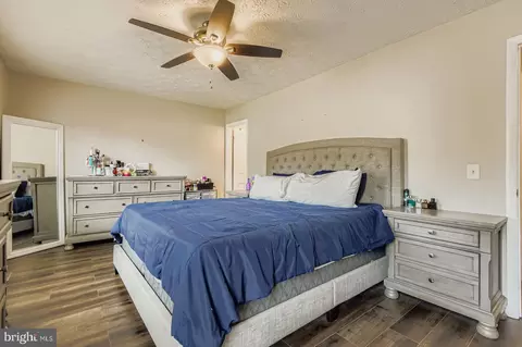Bedroom - 7948 Cobbler Ln, Pasadena, MD 21122 photo 2 of 7