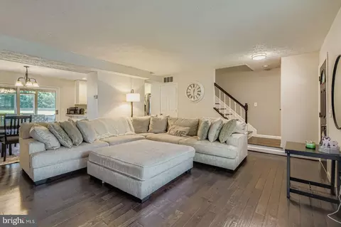 Living - 7948 Cobbler Ln, Pasadena, MD 21122 photo 1 of 1