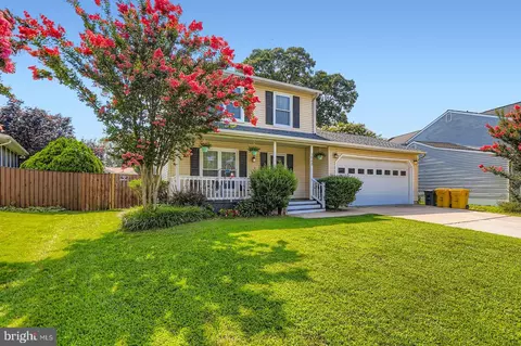 7948 Cobbler Ln, Pasadena, MD 21122