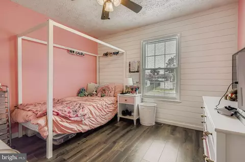Bedroom - 7948 Cobbler Ln, Pasadena, MD 21122 photo 6 of 7