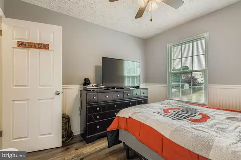 Bedroom - 7948 Cobbler Ln, Pasadena, MD 21122 photo 5 of 7