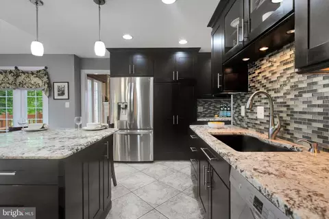 1132 Charing Cross Dr, Crofton, MD 21114 photo 7