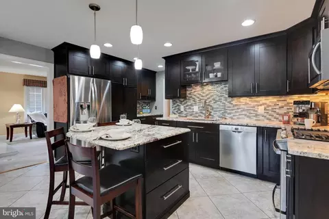 1132 Charing Cross Dr, Crofton, MD 21114 photo 5