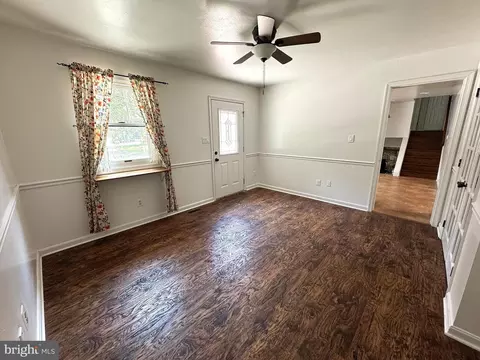 Living - 174 Oak Dr, Pasadena, MD 21122 photo 1 of 3