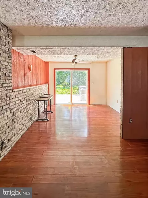 Living - 174 Oak Dr, Pasadena, MD 21122 photo 3 of 3