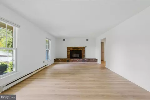1347 W River Rd, Shady Side, MD 20764 photo 6