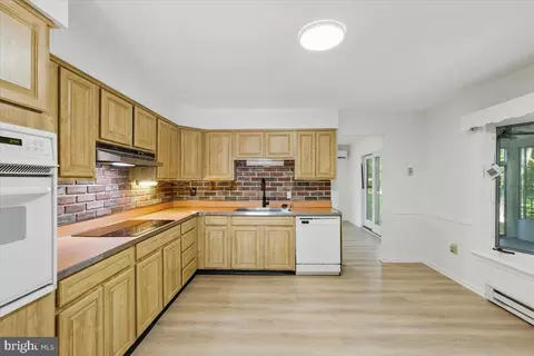 1347 W River Rd, Shady Side, MD 20764 photo 11