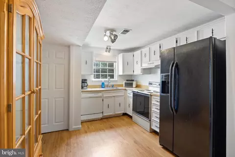Kitchen - 3515 Old Crown Dr, Pasadena, MD 21122 photo 2 of 3
