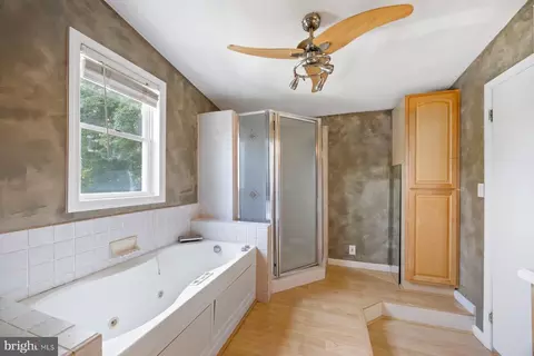 Bath - 3515 Old Crown Dr, Pasadena, MD 21122 photo 3 of 4
