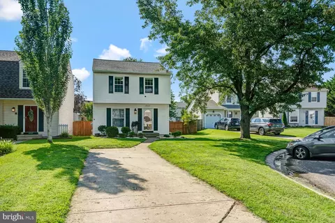 8563 Kim Marie Ct, Pasadena, MD 21122 photo 4