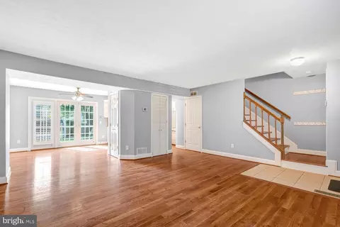 8563 Kim Marie Ct, Pasadena, MD 21122 photo 10