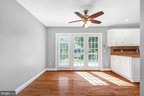 8563 Kim Marie Ct, Pasadena, MD 21122 photo 12