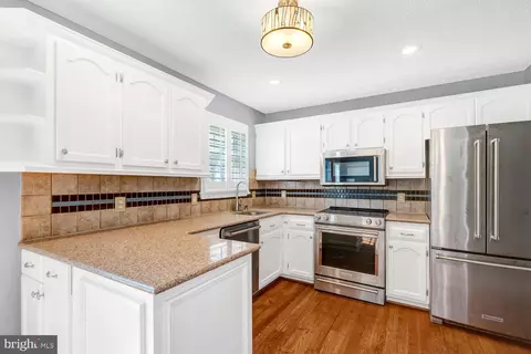 8563 Kim Marie Ct, Pasadena, MD 21122 photo 16