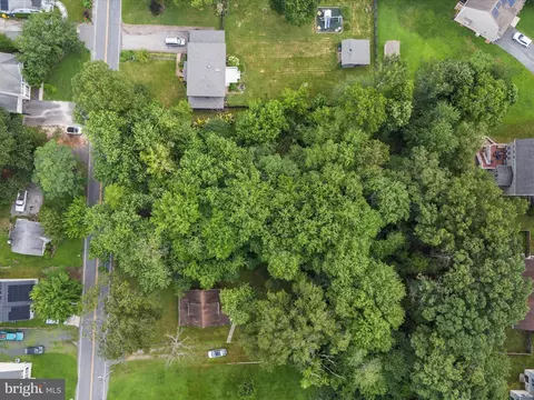 8129 Elizabeth Rd, Pasadena, MD 21122 photo 2