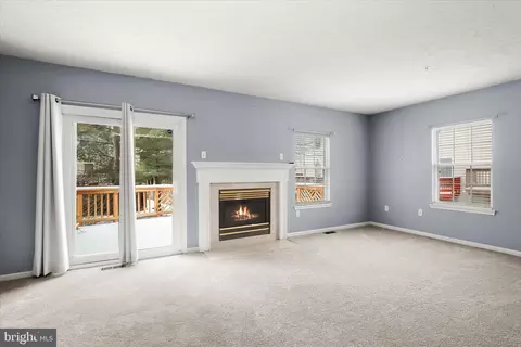Living - 2567 Windy Oak Ct, Crofton, MD 21114 photo 2 of 8