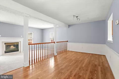 Living - 2567 Windy Oak Ct, Crofton, MD 21114 photo 4 of 8