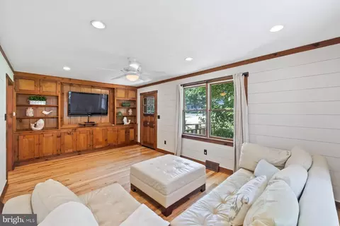 Living - 1260 Baltimore Annapolis Blvd, Arnold, MD 21012 photo 3 of 3