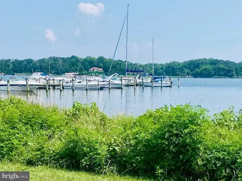 View/Area - 831 Shore Dr, Edgewater, MD 21037 photo 1 of 4