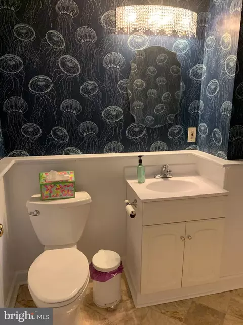 Bath - 831 Shore Dr, Edgewater, MD 21037 photo 3 of 3