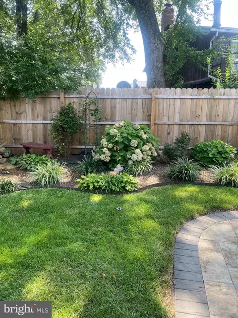 Exterior - 831 Shore Dr, Edgewater, MD 21037 photo 7 of 9