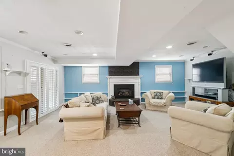 Living - 831 Shore Dr, Edgewater, MD 21037 photo 1 of 1