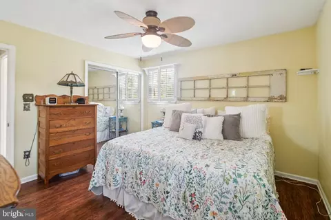Bedroom - 831 Shore Dr, Edgewater, MD 21037 photo 2 of 2