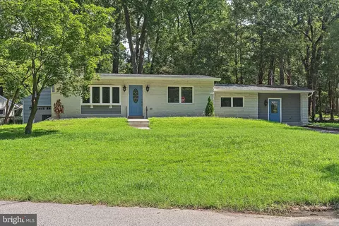 Exterior - 301 Green Dr, Pasadena, MD 21122 photo 8 of 11