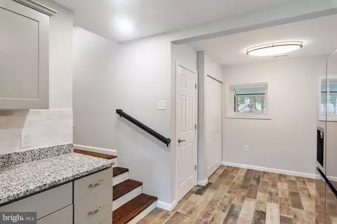 Entry Way - 301 Green Dr, Pasadena, MD 21122 photo 2 of 11