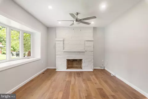 Living - 301 Green Dr, Pasadena, MD 21122 photo 1 of 3