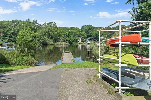 Exterior - 301 Green Dr, Pasadena, MD 21122 photo 11 of 11