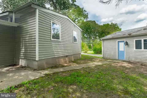 Exterior - 301 Green Dr, Pasadena, MD 21122 photo 10 of 11