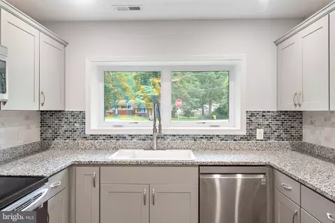 Kitchen - 301 Green Dr, Pasadena, MD 21122 photo 2 of 4