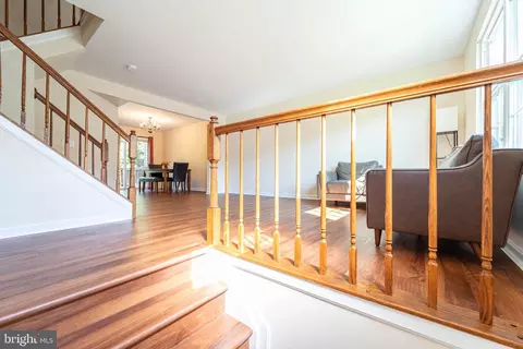 Entry Way - 8236 Appalachian Dr, Pasadena, MD 21122 photo 2 of 5