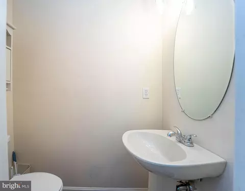 Entry Way - 8236 Appalachian Dr, Pasadena, MD 21122 photo 3 of 5