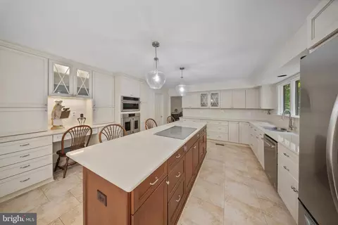 Kitchen - 193 Southdown Rd, Edgewater, MD 21037 photo 2 of 3