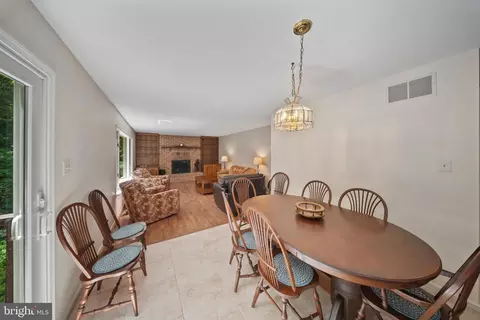 Dining - 193 Southdown Rd, Edgewater, MD 21037 photo 4 of 5