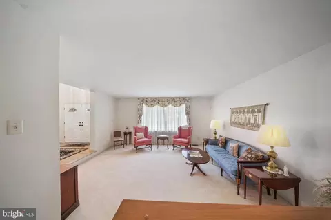 Living - 193 Southdown Rd, Edgewater, MD 21037 photo 1 of 2