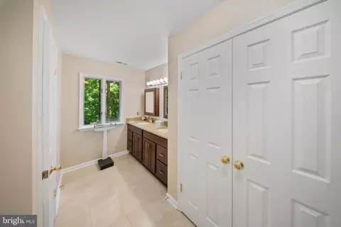 Entry Way - 193 Southdown Rd, Edgewater, MD 21037 photo 3 of 4