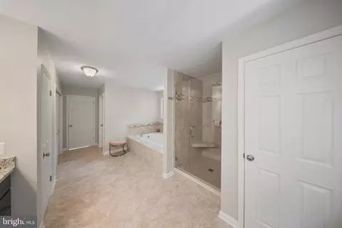 Entry Way - 193 Southdown Rd, Edgewater, MD 21037 photo 4 of 4