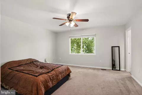 Bedroom - 5942 Flood Ave, Deale, MD 20751 photo 1 of 5
