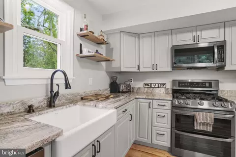 Kitchen - 5942 Flood Ave, Deale, MD 20751 photo 3 of 3