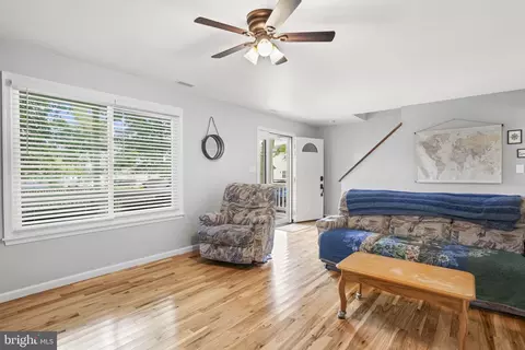 Entry Way - 5942 Flood Ave, Deale, MD 20751 photo 3 of 3