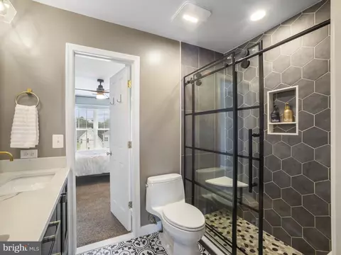 Bath - 733 Seneca Dr, Odenton, MD 21113 photo 10 of 12
