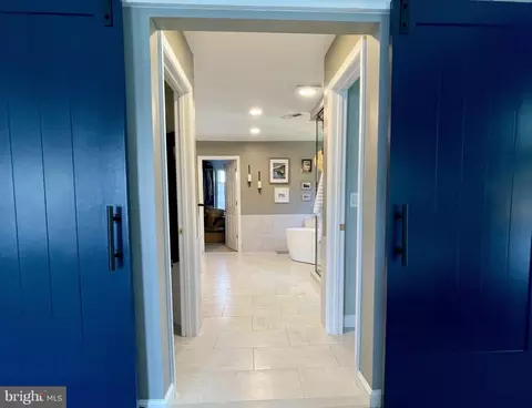 Entry Way - 733 Seneca Dr, Odenton, MD 21113 photo 3 of 6