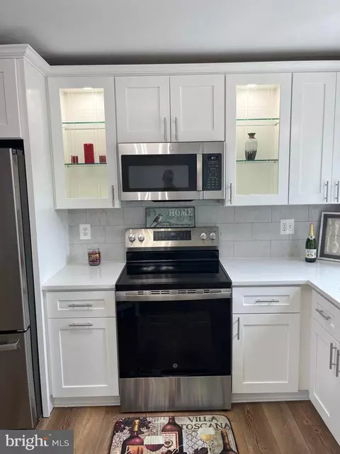 Kitchen - 8440 Spring Rd, Pasadena, MD 21122 photo 3 of 4