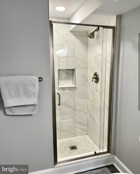 Bath - 8440 Spring Rd, Pasadena, MD 21122 photo 2 of 7