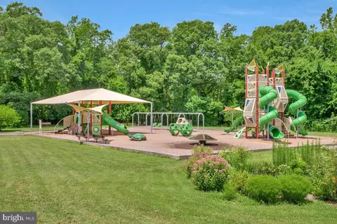 305 Bay Front Dr, Pasadena, MD 21122 photo 38